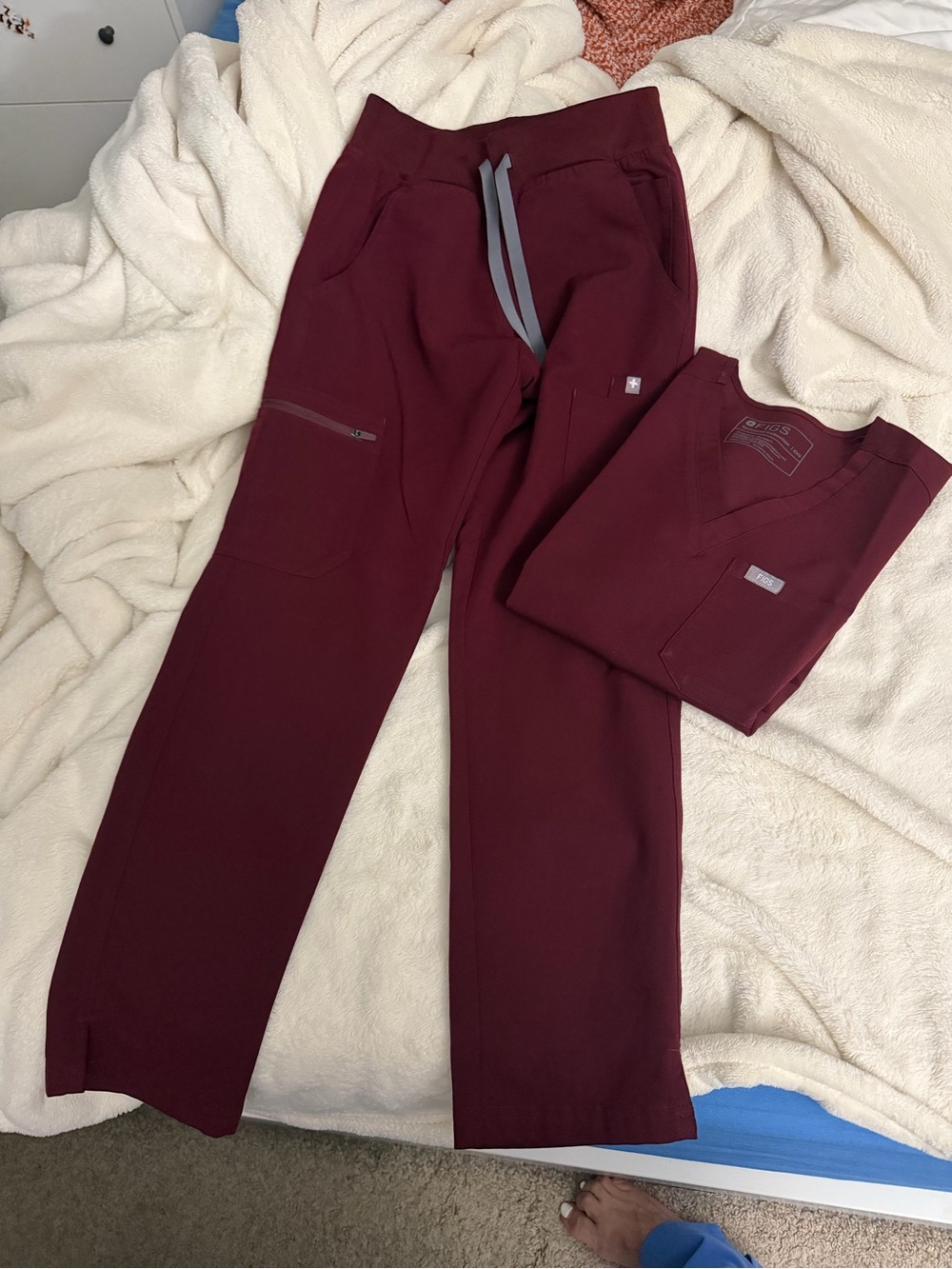 Figs women Wine Drawstring tops and pants